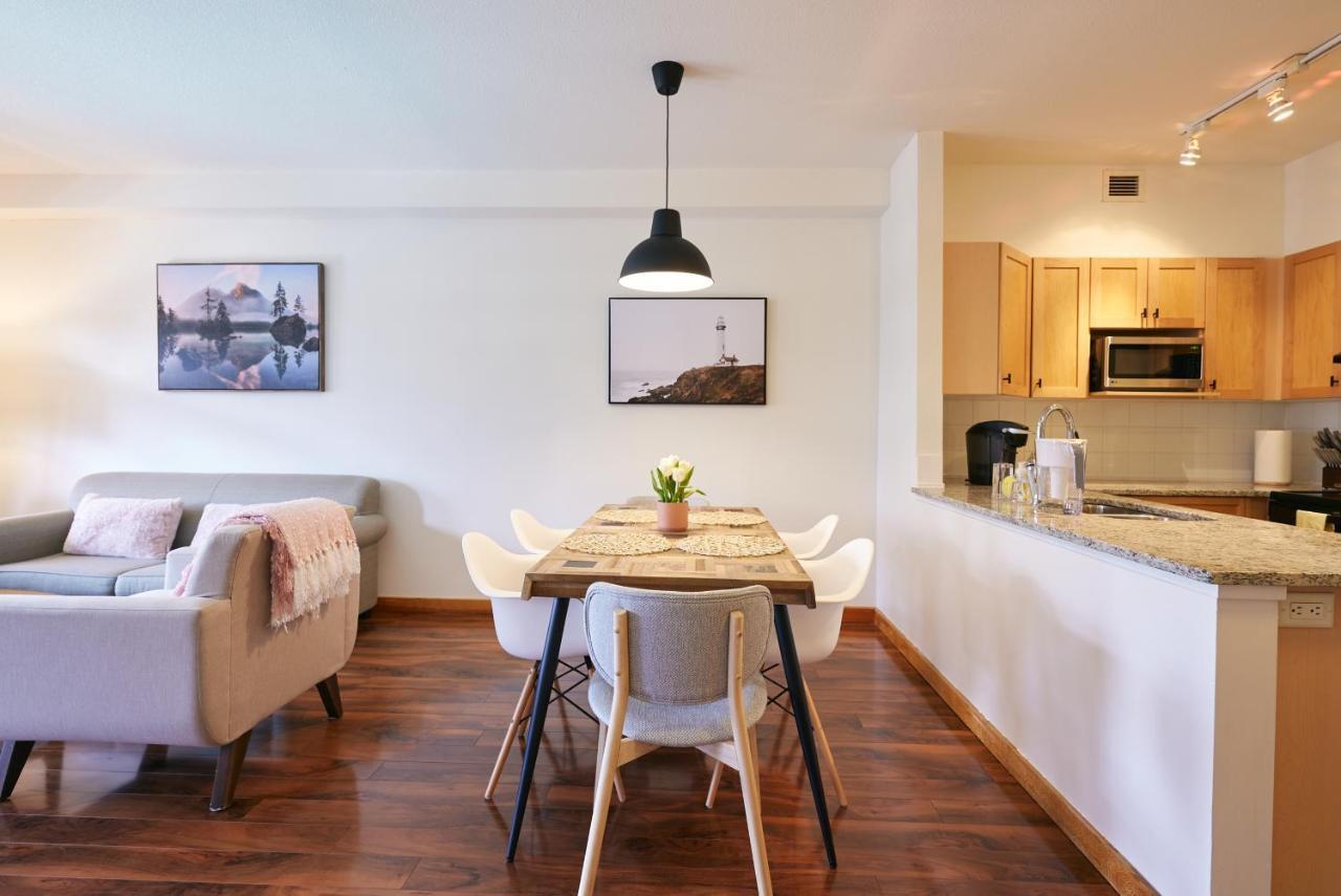 Апартаменти Mtn View Escape With King Size Bed With Outdoor Pool - Banff Pass Included! Кенмор Екстер'єр фото