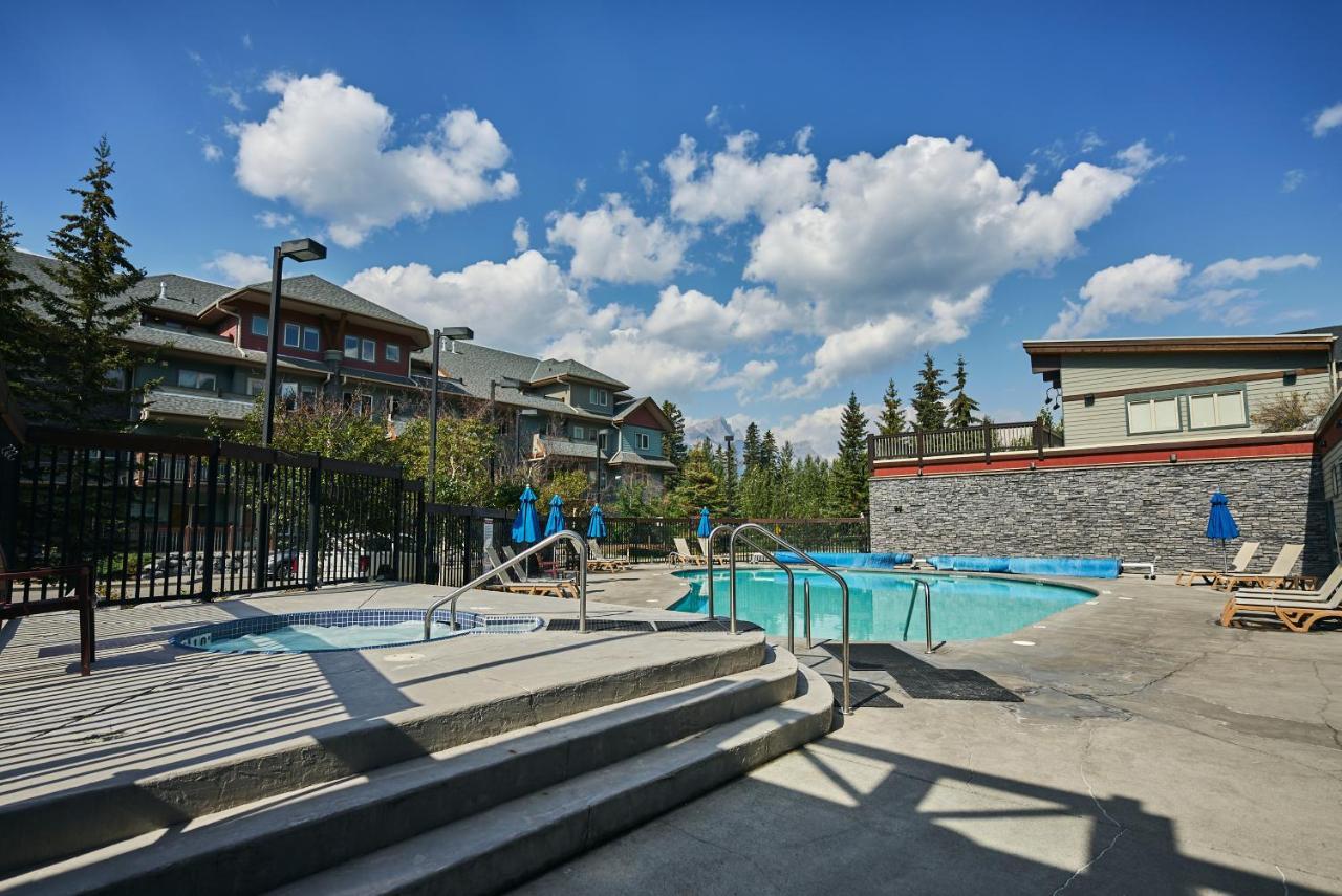 Апартаменти Mtn View Escape With King Size Bed With Outdoor Pool - Banff Pass Included! Кенмор Екстер'єр фото